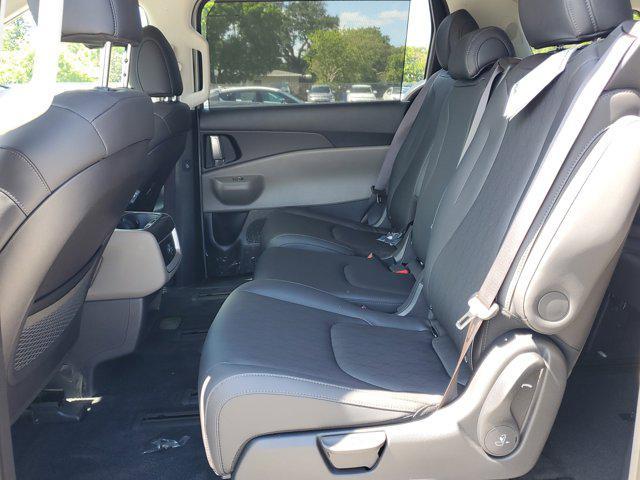 new 2025 Kia Carnival Hybrid car, priced at $40,175