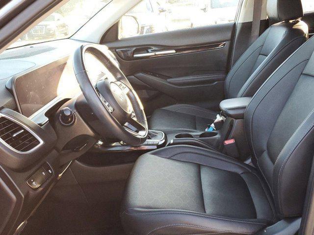 new 2025 Kia Seltos car, priced at $23,748