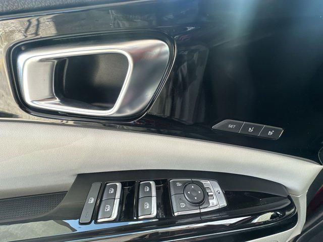 used 2024 Kia Carnival car, priced at $38,009