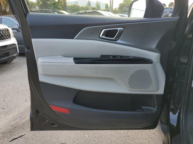 used 2024 Kia Carnival car, priced at $30,595