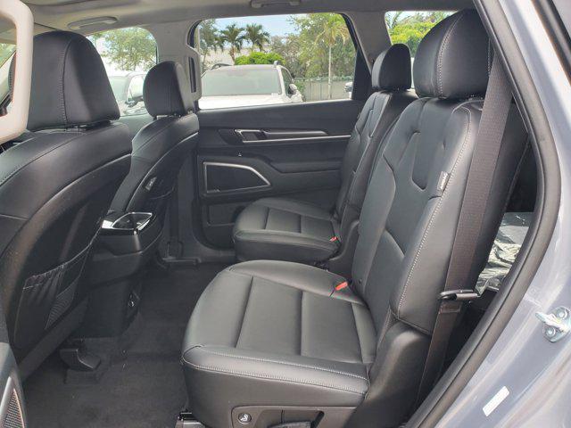 new 2025 Kia Telluride car, priced at $36,882