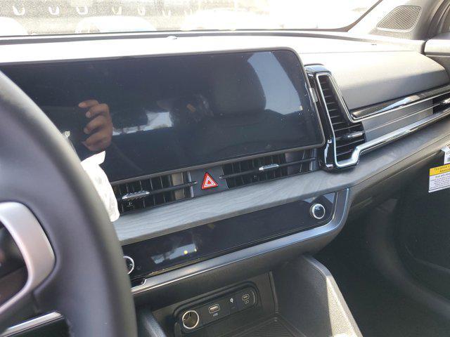new 2025 Kia Sportage car, priced at $30,655
