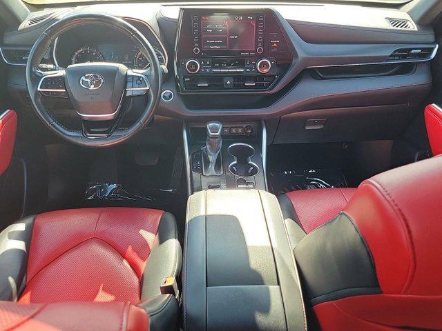 used 2021 Toyota Highlander car, priced at $32,490