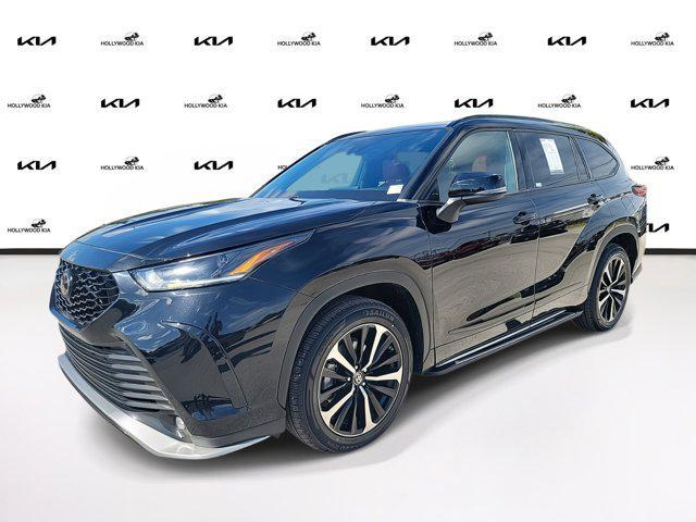 used 2021 Toyota Highlander car, priced at $32,490