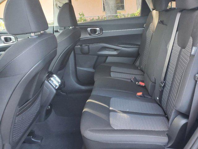 new 2025 Kia Sorento car, priced at $29,528