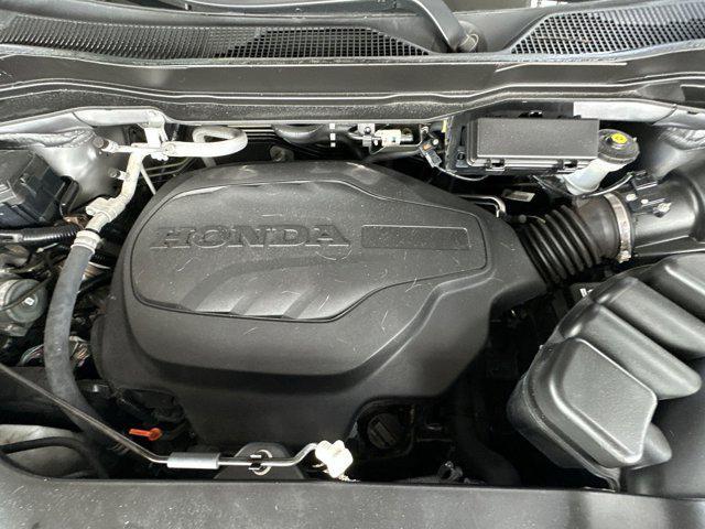 used 2022 Honda Pilot car, priced at $28,999