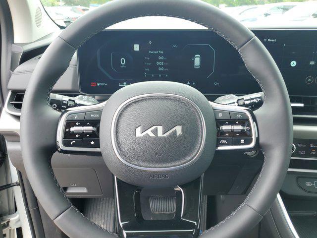 new 2025 Kia Carnival car, priced at $46,606
