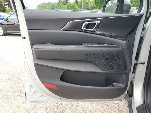 new 2025 Kia Carnival car, priced at $46,606