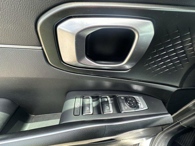 used 2023 Kia Sorento Hybrid car, priced at $28,677
