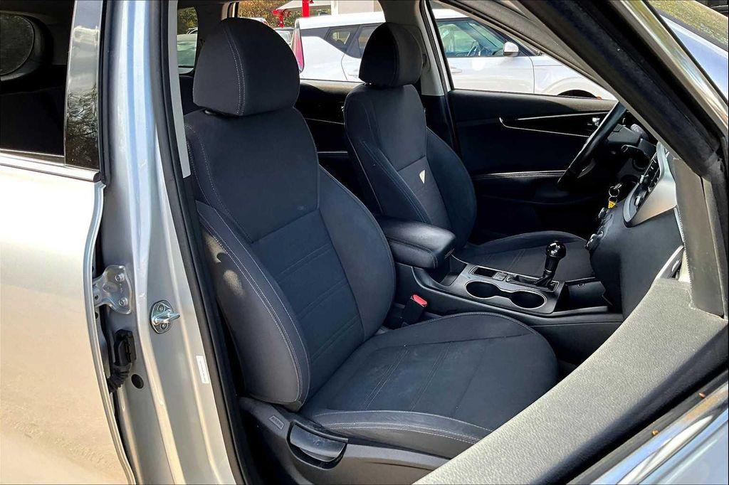 used 2018 Kia Sorento car, priced at $9,288