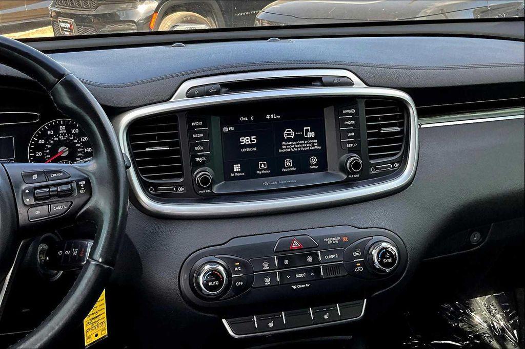 used 2018 Kia Sorento car, priced at $9,288