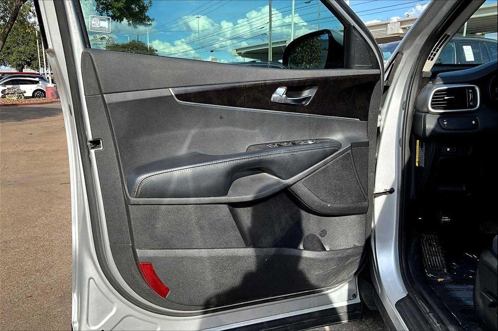 used 2018 Kia Sorento car, priced at $9,288