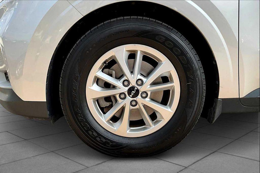 used 2023 Kia Carnival car, priced at $28,823