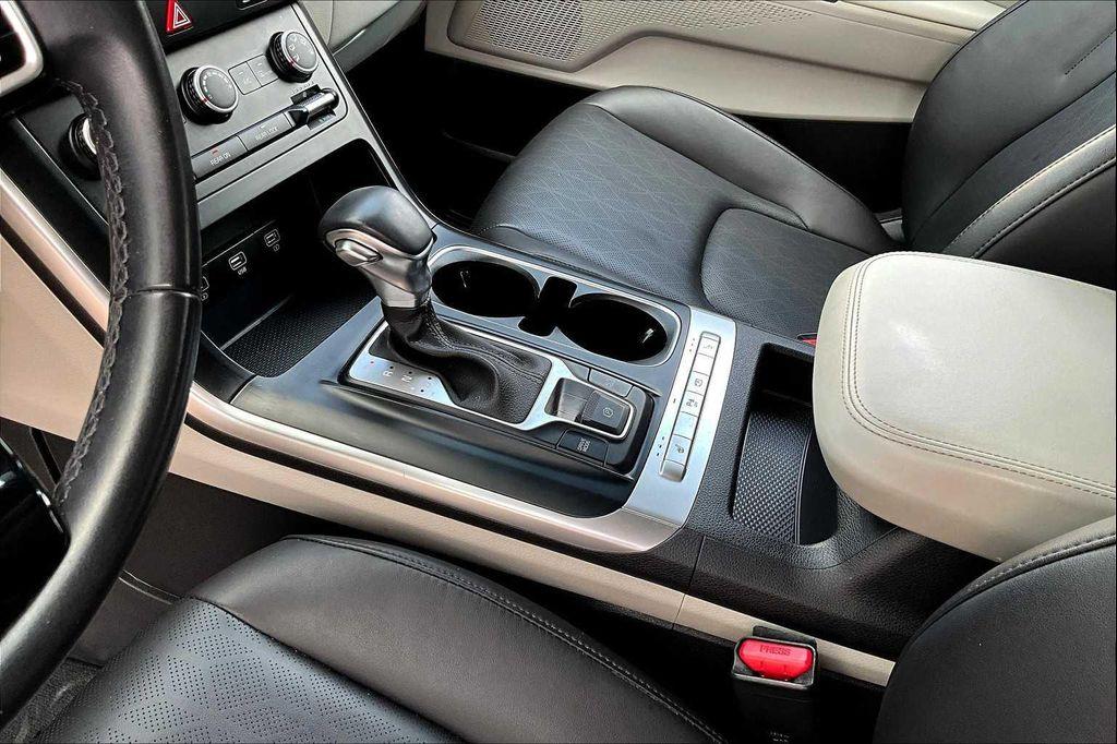 used 2023 Kia Carnival car, priced at $28,823
