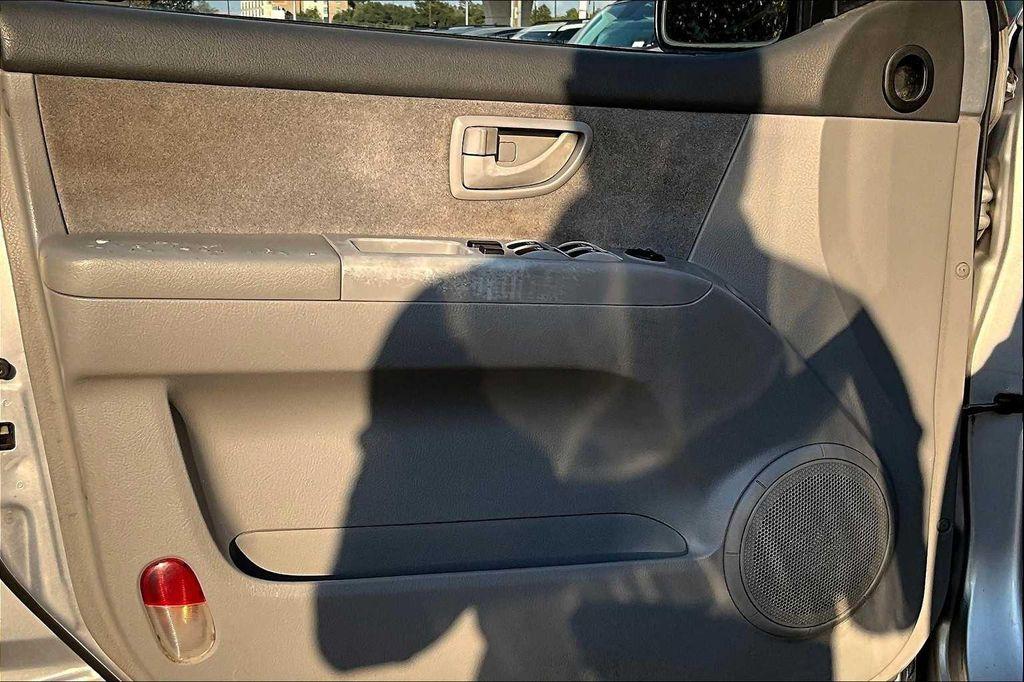 used 2007 Kia Sorento car, priced at $6,624