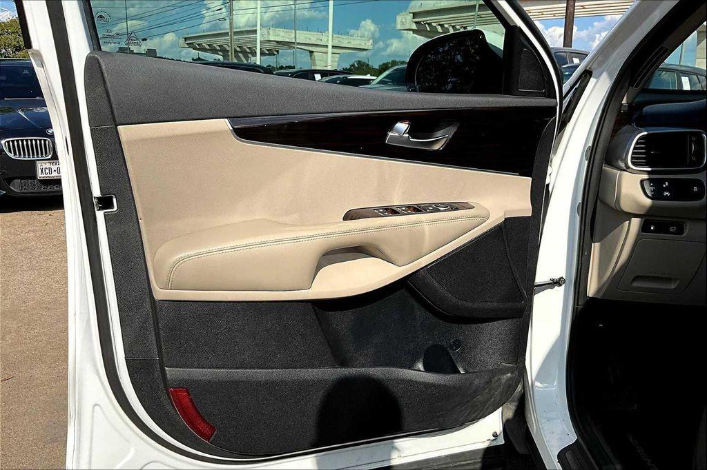 used 2019 Kia Sorento car, priced at $16,744