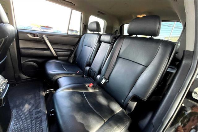 used 2013 Toyota Highlander car, priced at $16,988