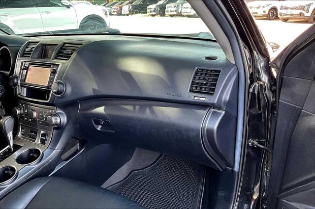used 2013 Toyota Highlander car, priced at $16,988