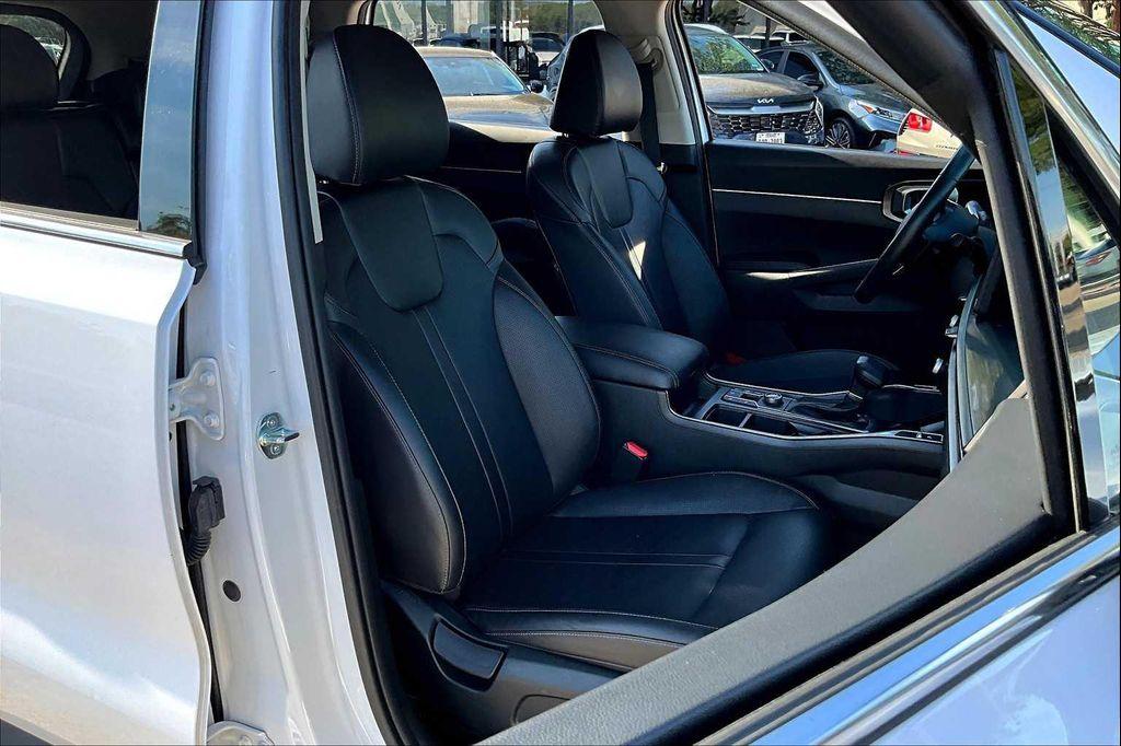 used 2024 Kia Sorento car, priced at $28,244