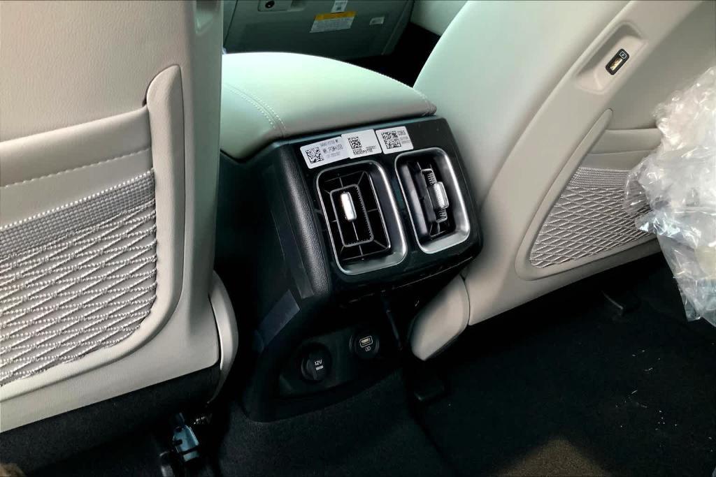 new 2024 Kia Sorento Hybrid car, priced at $38,295