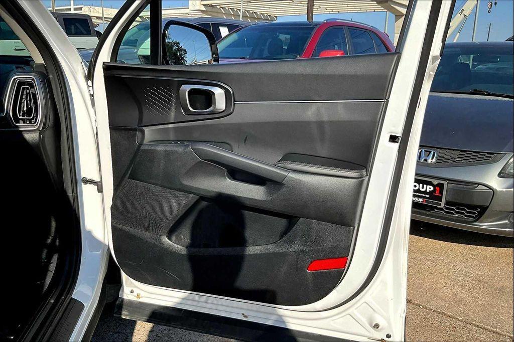 used 2024 Kia Sorento car, priced at $27,988