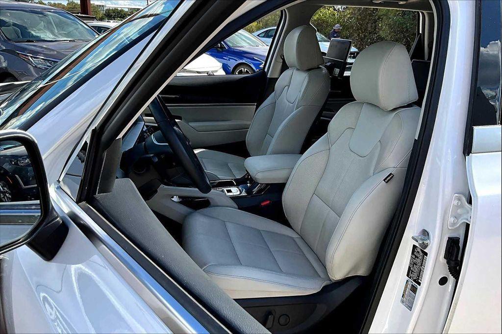 used 2023 Kia Telluride car, priced at $36,486