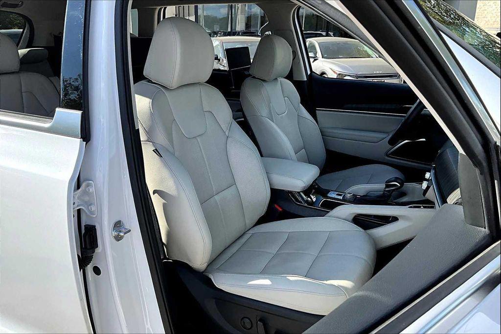used 2023 Kia Telluride car, priced at $36,486