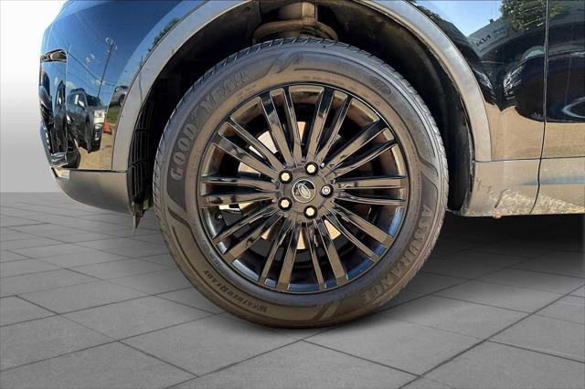 used 2017 Land Rover Discovery car, priced at $19,398