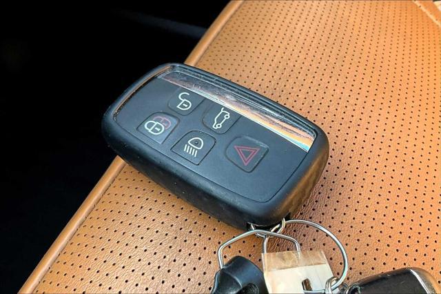 used 2017 Land Rover Discovery car, priced at $19,398