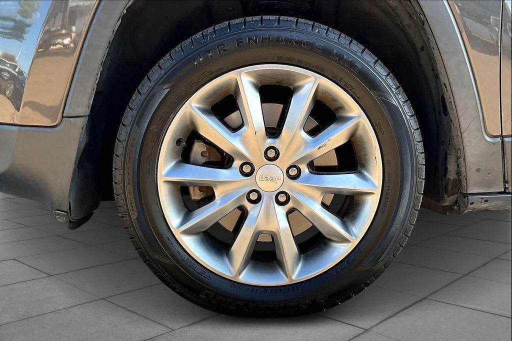 used 2018 Jeep Cherokee car, priced at $16,826