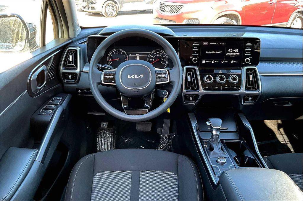 used 2023 Kia Sorento car, priced at $23,629