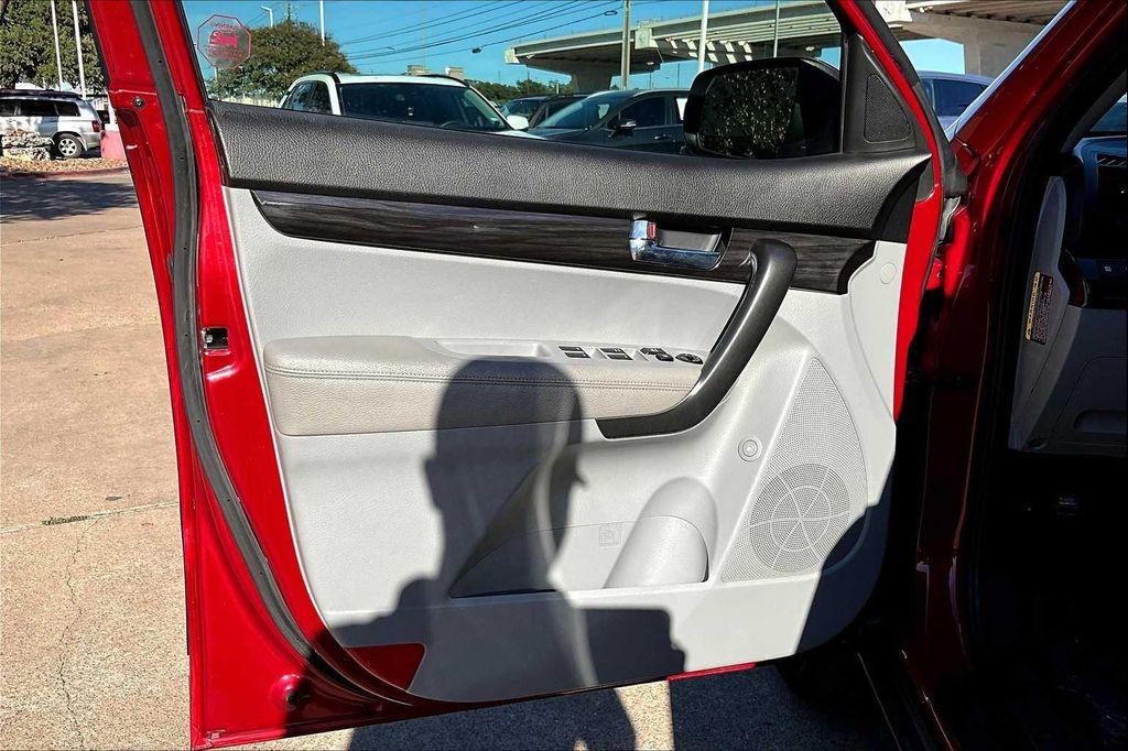 used 2011 Kia Sorento car, priced at $6,985