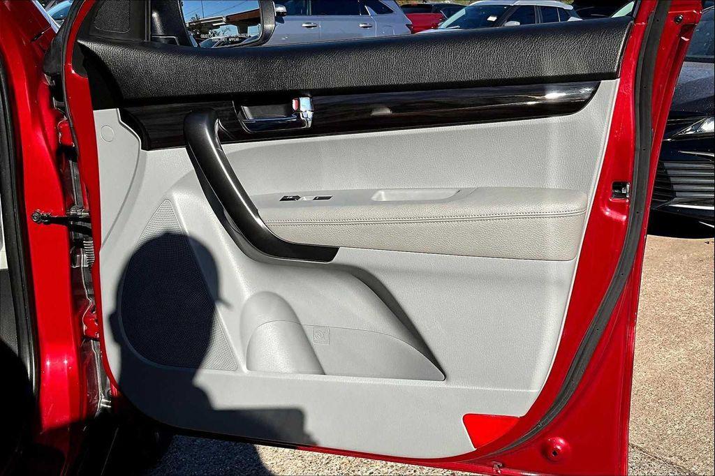 used 2011 Kia Sorento car, priced at $6,985