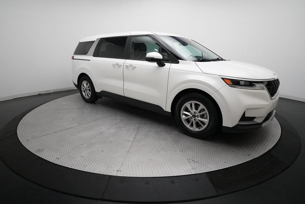 used 2024 Kia Carnival car, priced at $33,650
