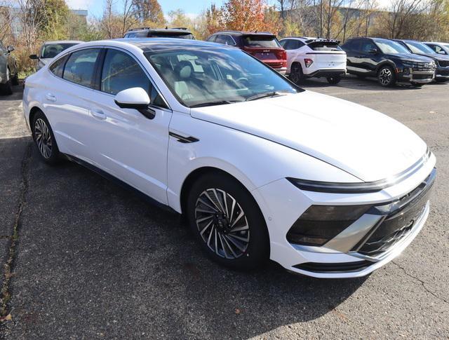 new 2025 Hyundai Sonata Hybrid car, priced at $38,525