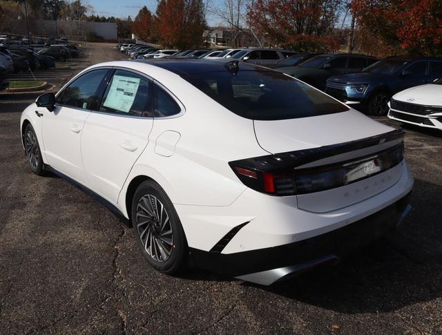 new 2025 Hyundai Sonata Hybrid car, priced at $38,525