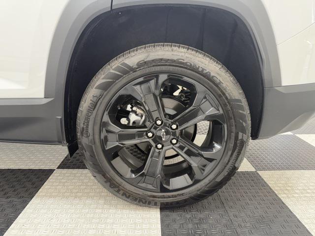 new 2025 Chevrolet Equinox car, priced at $26,300
