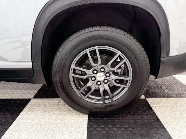 used 2025 GMC Acadia car, priced at $36,990