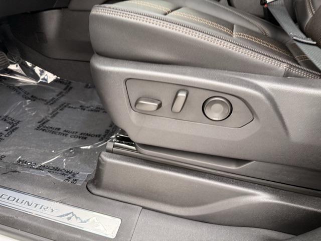 new 2025 Chevrolet Suburban car, priced at $84,900