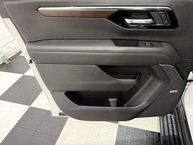 new 2025 Chevrolet Suburban car, priced at $84,900