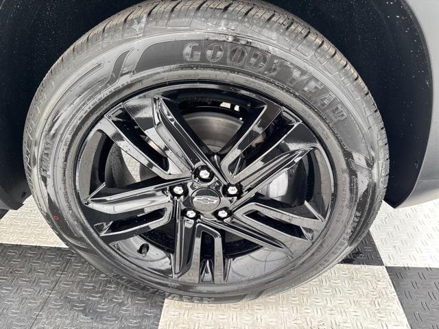 new 2025 Chevrolet Trax car, priced at $31,190