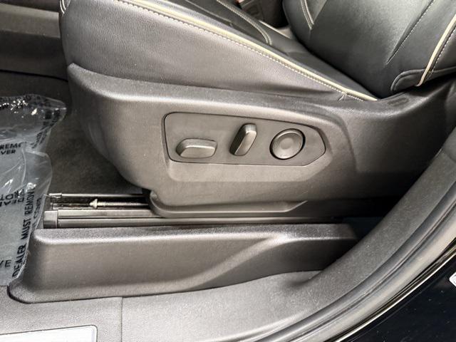 used 2021 GMC Yukon XL car, priced at $35,400