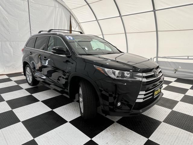 used 2019 Toyota Highlander car, priced at $27,990