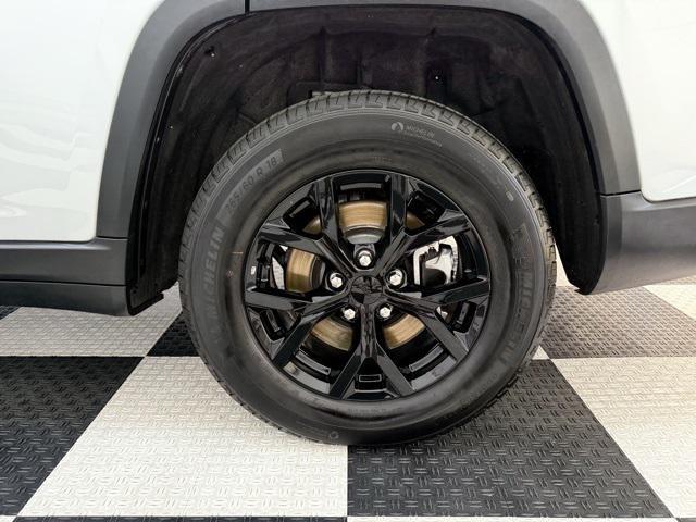 used 2024 Jeep Grand Cherokee L car, priced at $29,990