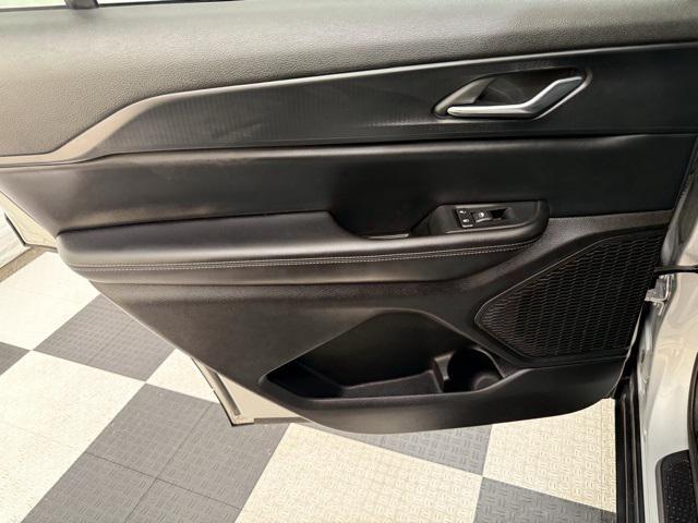 used 2024 Jeep Grand Cherokee L car, priced at $29,990