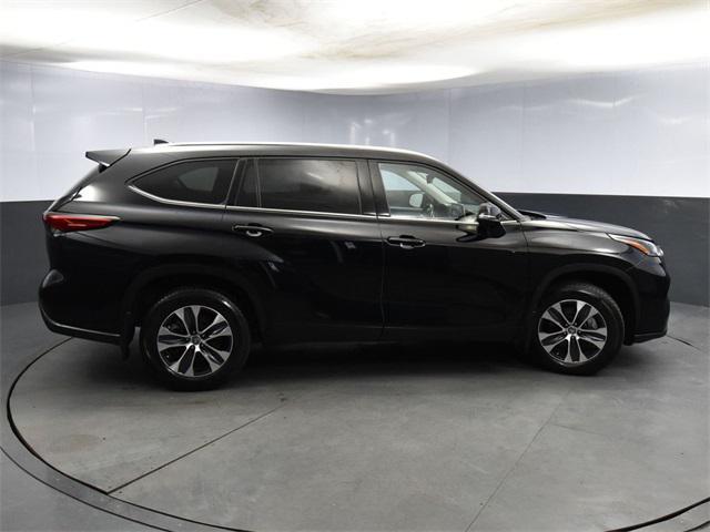 used 2021 Toyota Highlander car, priced at $28,990