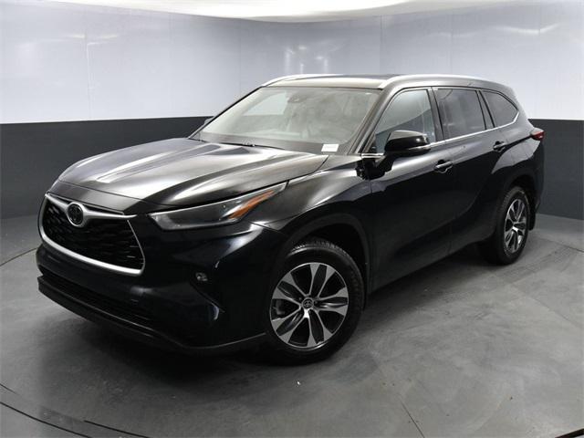 used 2021 Toyota Highlander car, priced at $28,990