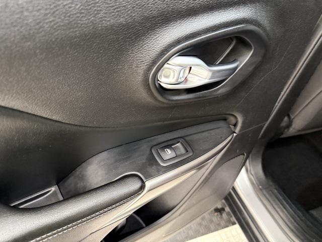 used 2019 Jeep Cherokee car, priced at $13,490