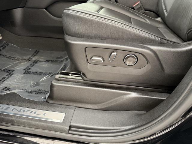 used 2025 GMC Yukon car, priced at $77,400