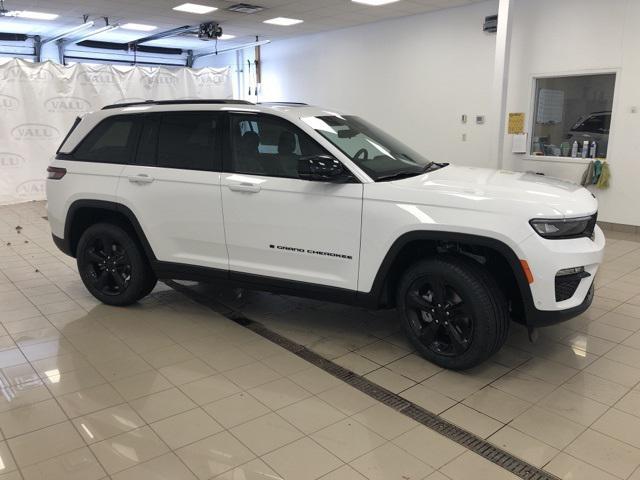 new 2025 Jeep Grand Cherokee car, priced at $50,306